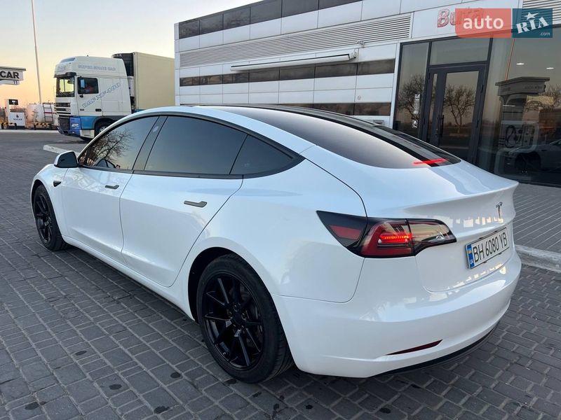 Седан Tesla Model 3 2022 в Одессе