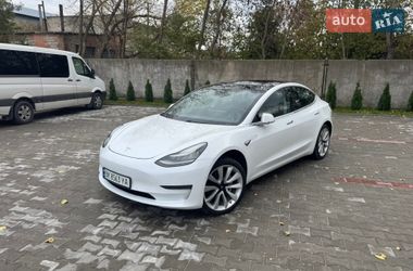 Седан Tesla Model 3 2019 в Рівному