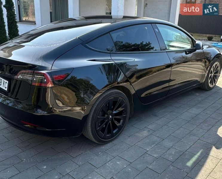 Седан Tesla Model 3 2022 в Львові