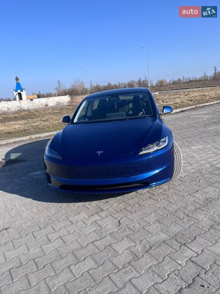 Седан Tesla Model 3 2024 в Борисполе