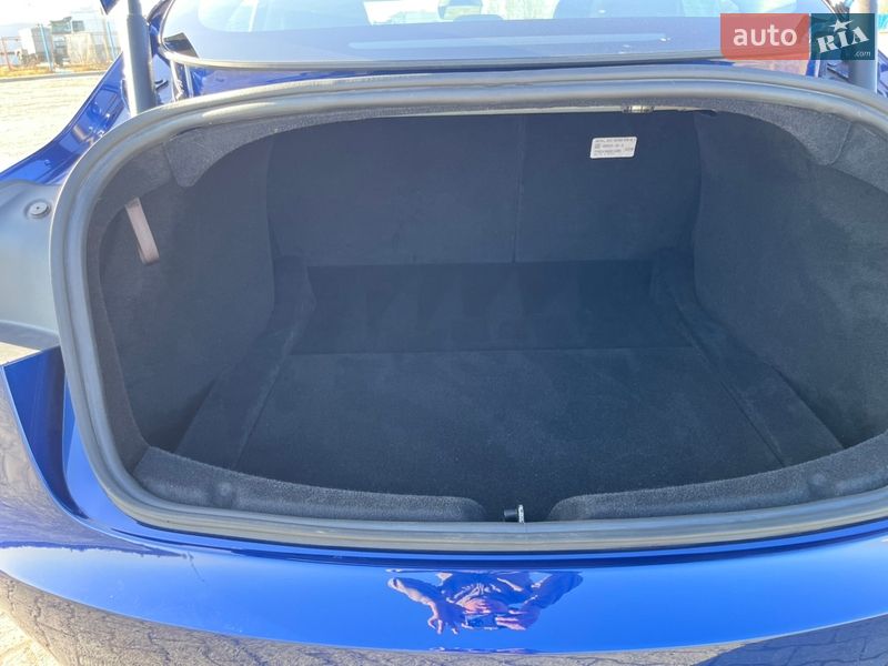 Седан Tesla Model 3 2024 в Борисполе