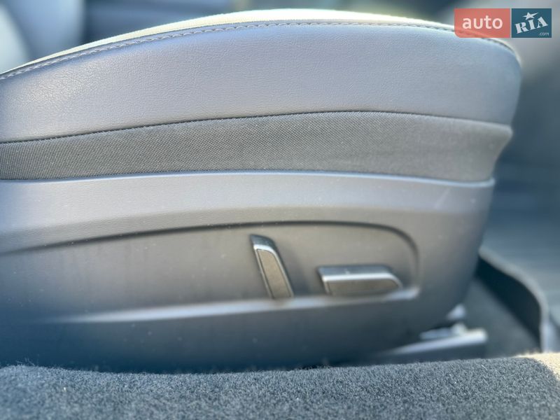 Седан Tesla Model 3 2024 в Стрые