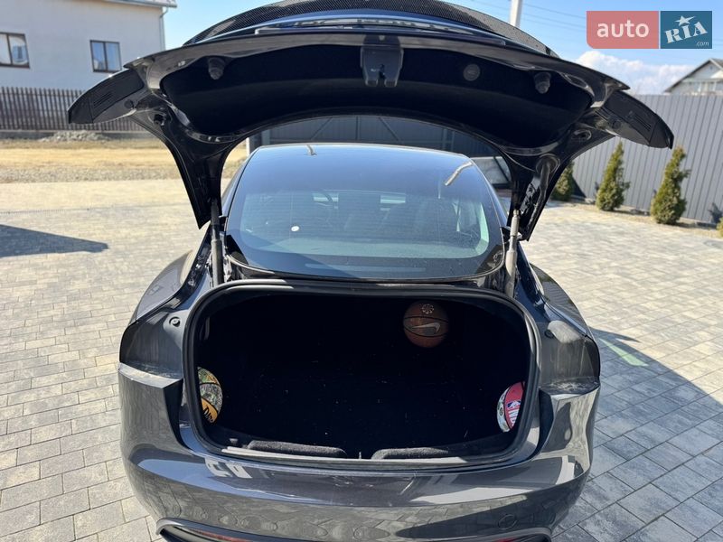 Седан Tesla Model 3 2024 в Стрые