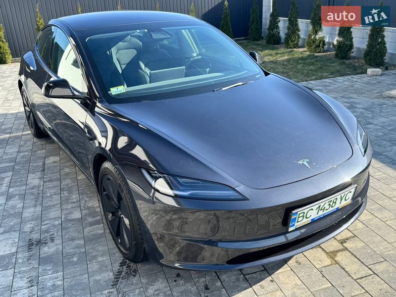 Седан Tesla Model 3 2024 в Стрые