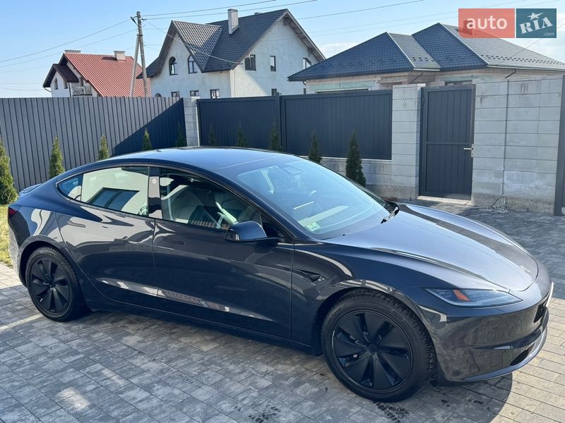 Седан Tesla Model 3 2024 в Стрые