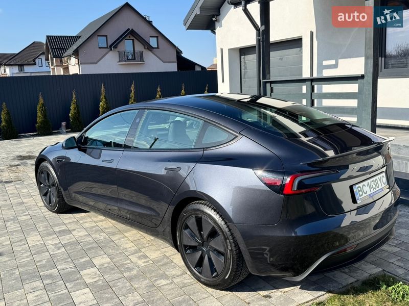 Седан Tesla Model 3 2024 в Стрые