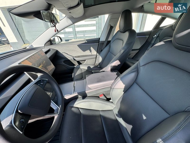 Седан Tesla Model 3 2024 в Стрые