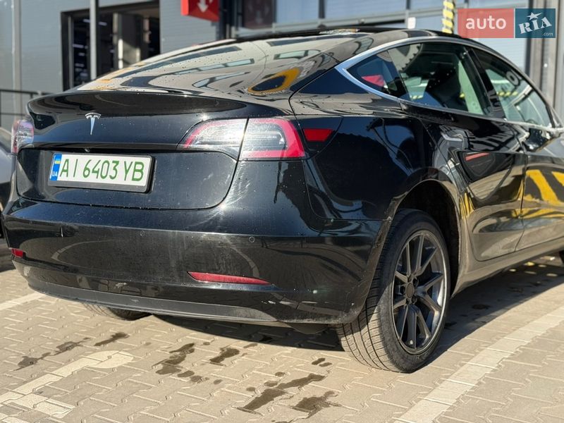 Седан Tesla Model 3 2019 в Ворзеле