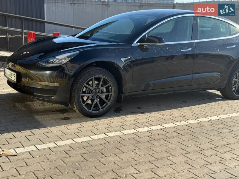 Седан Tesla Model 3 2019 в Ворзеле