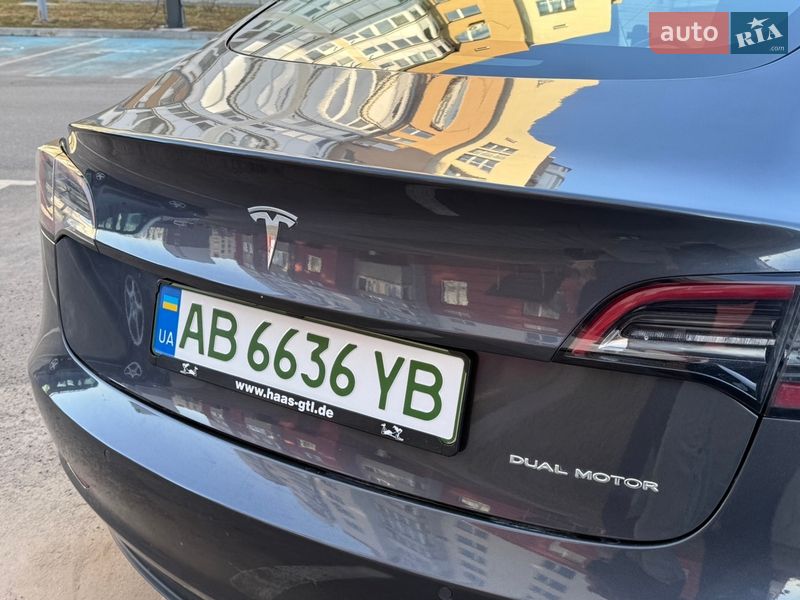 Седан Tesla Model 3 2021 в Виннице