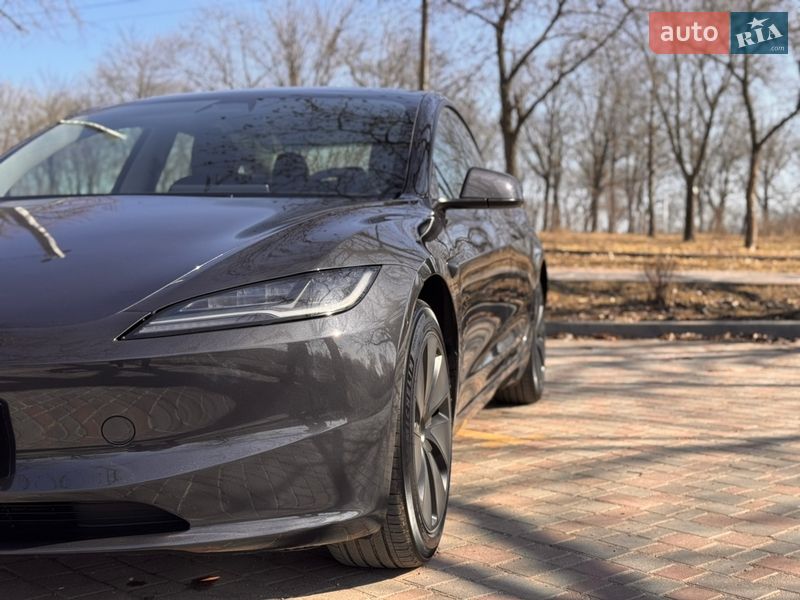 Седан Tesla Model 3 2024 в Кропивницькому