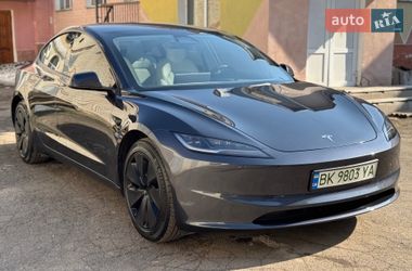 Седан Tesla Model 3 2024 в Рівному