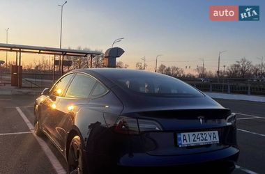 Седан Tesla Model 3 2021 в Киеве