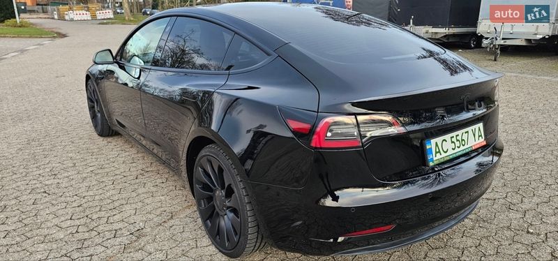 Седан Tesla Model 3 2022 в Львове