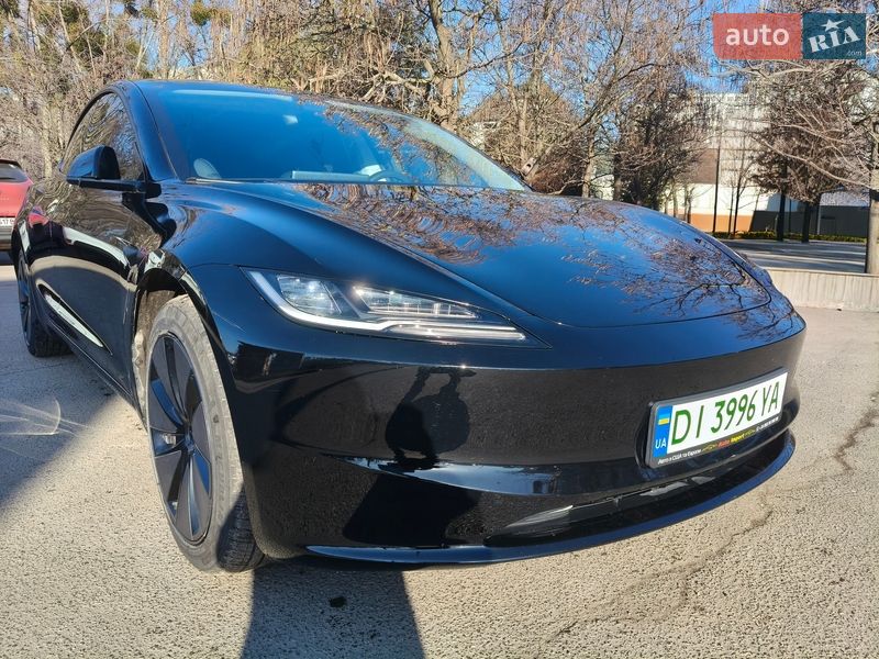 Седан Tesla Model 3 2024 в Києві
