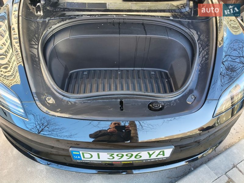 Седан Tesla Model 3 2024 в Киеве
