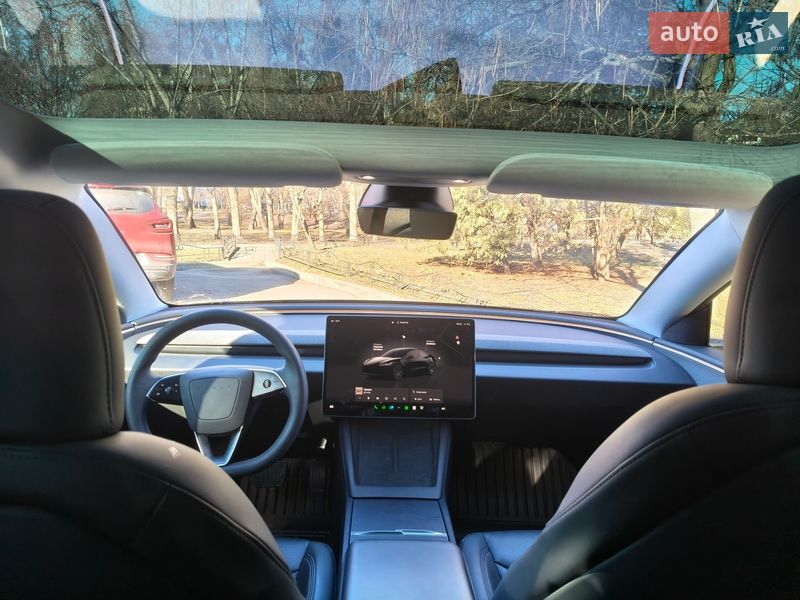Седан Tesla Model 3 2024 в Киеве
