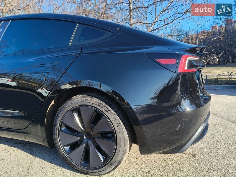Седан Tesla Model 3 2024 в Києві