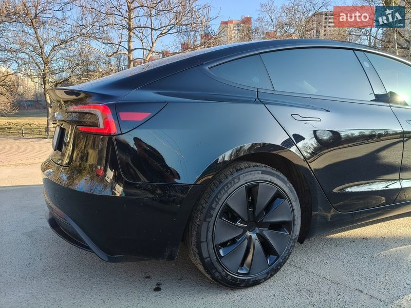Седан Tesla Model 3 2024 в Киеве