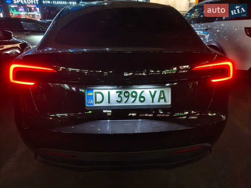 Седан Tesla Model 3 2024 в Киеве