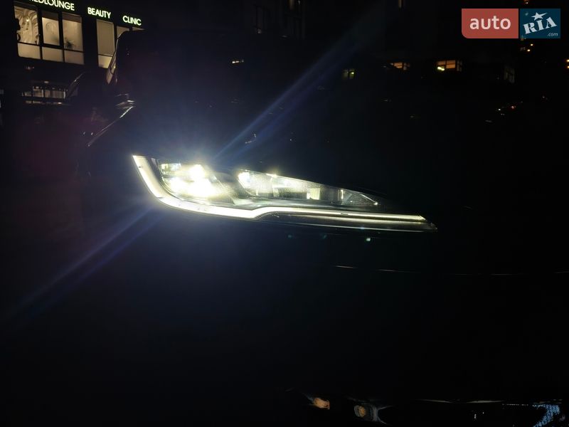 Седан Tesla Model 3 2024 в Києві