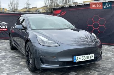 Седан Tesla Model 3 2022 в Дніпрі