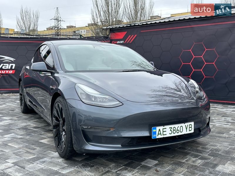 Tesla Model 3 2022