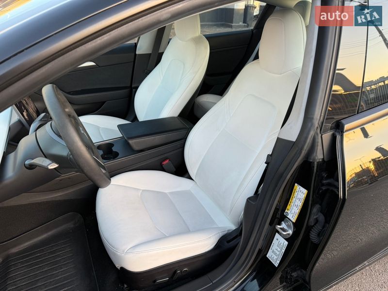 Седан Tesla Model 3 2021 в Одесі