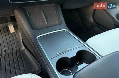 Седан Tesla Model 3 2021 в Одесі