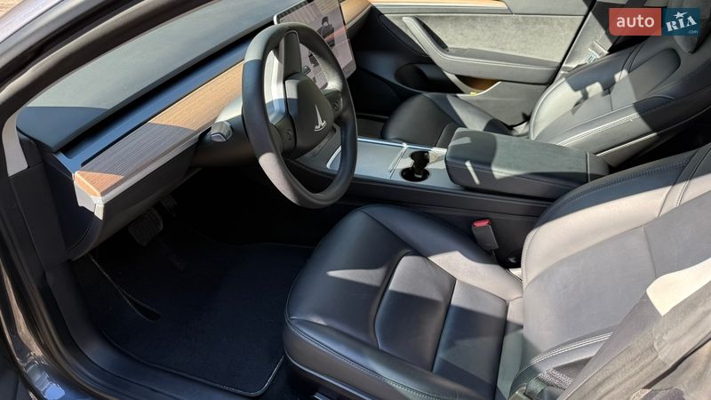 Седан Tesla Model 3 2022 в Обухове