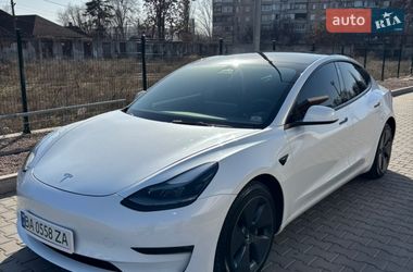 Седан Tesla Model 3 2022 в Кривом Роге