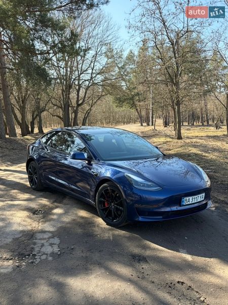 Седан Tesla Model 3 2021 в Києві