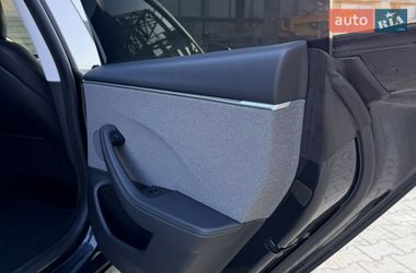 Седан Tesla Model 3 2024 в Виннице