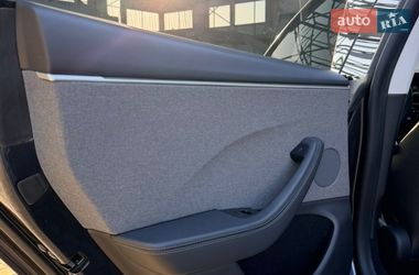 Седан Tesla Model 3 2024 в Виннице