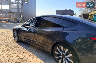 Седан Tesla Model 3 2024 в Виннице