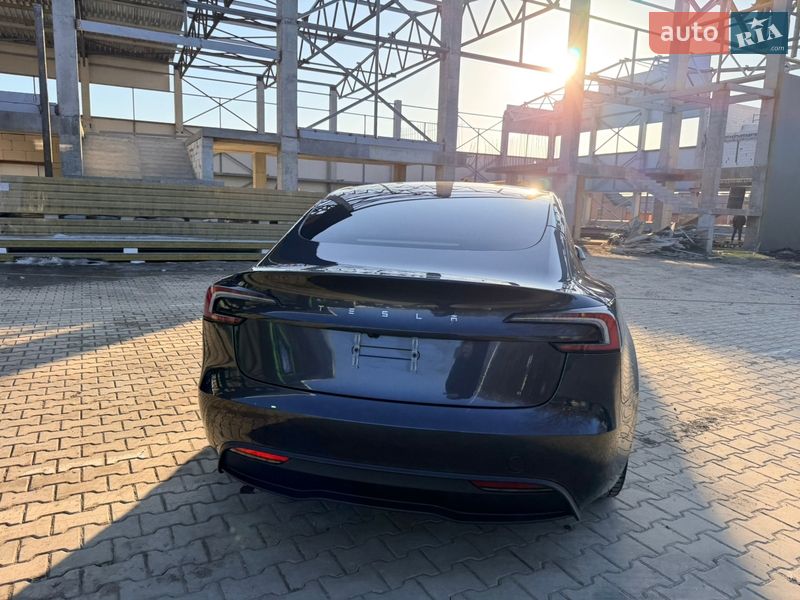 Седан Tesla Model 3 2024 в Виннице