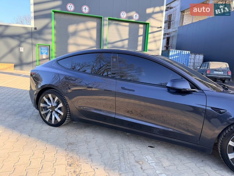 Седан Tesla Model 3 2024 в Виннице