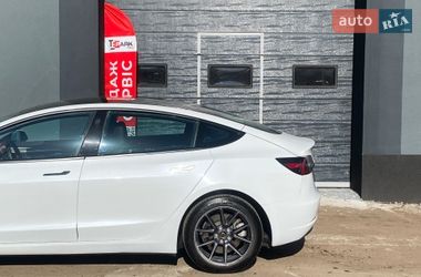 Седан Tesla Model 3 2023 в Киеве