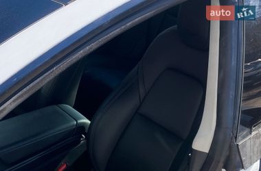 Седан Tesla Model 3 2023 в Киеве