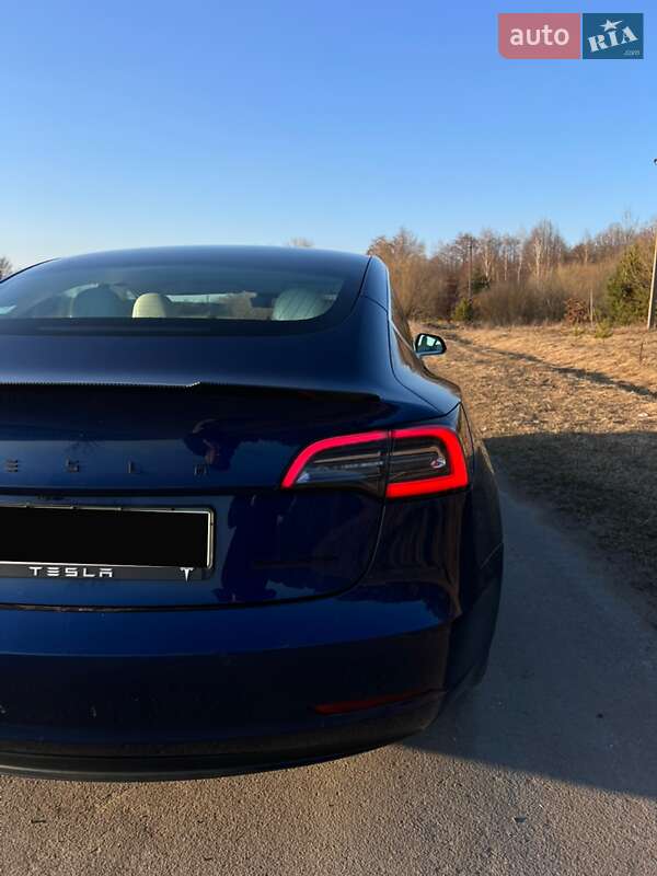 Седан Tesla Model 3 2018 в Вінниці