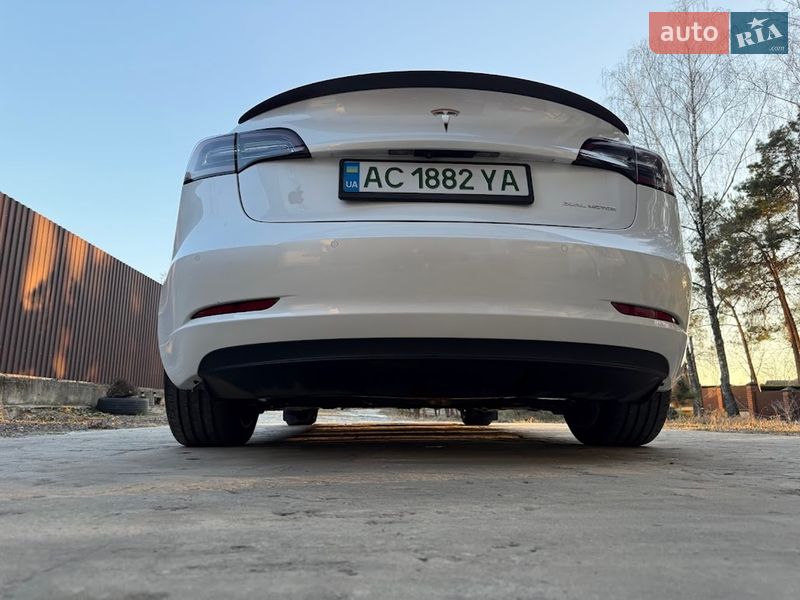 Седан Tesla Model 3 2020 в Ковелі