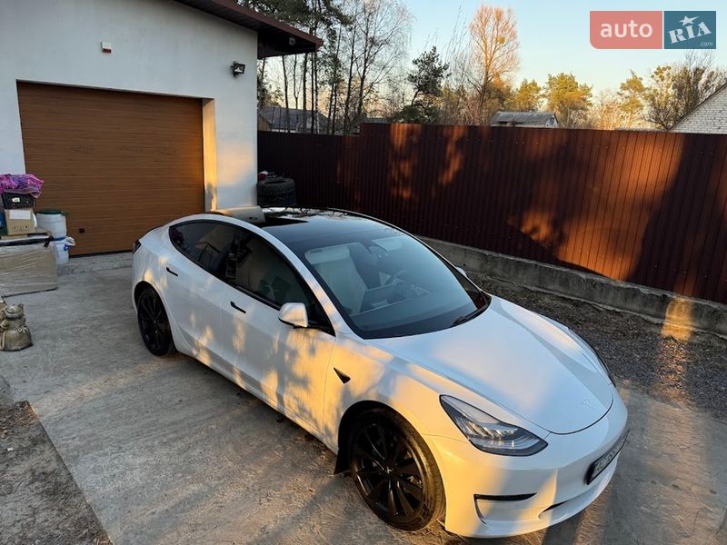 Седан Tesla Model 3 2020 в Ковелі