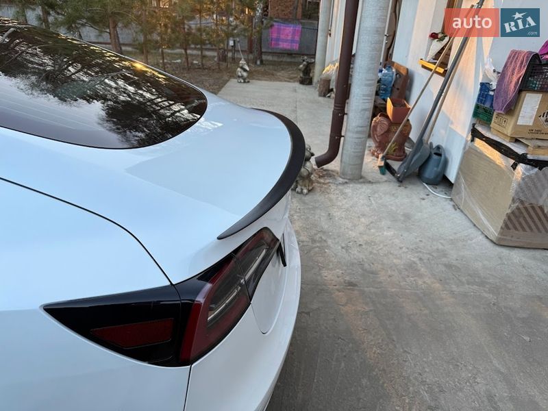 Седан Tesla Model 3 2020 в Ковелі
