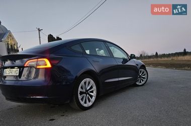 Седан Tesla Model 3 2022 в Львове