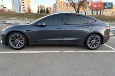 Седан Tesla Model 3 2022 в Киеве