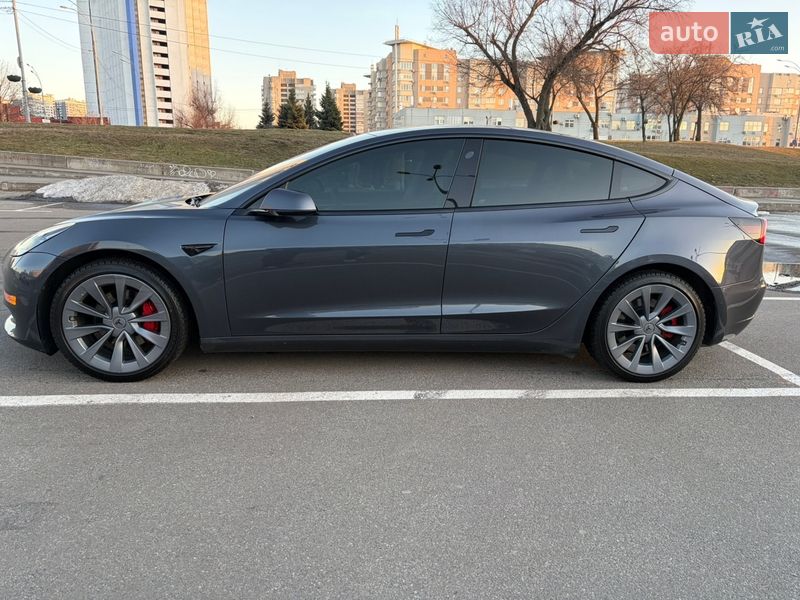 Седан Tesla Model 3 2022 в Києві