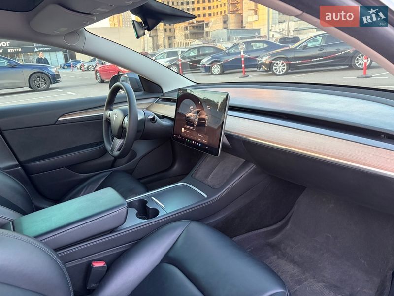 Седан Tesla Model 3 2022 в Києві