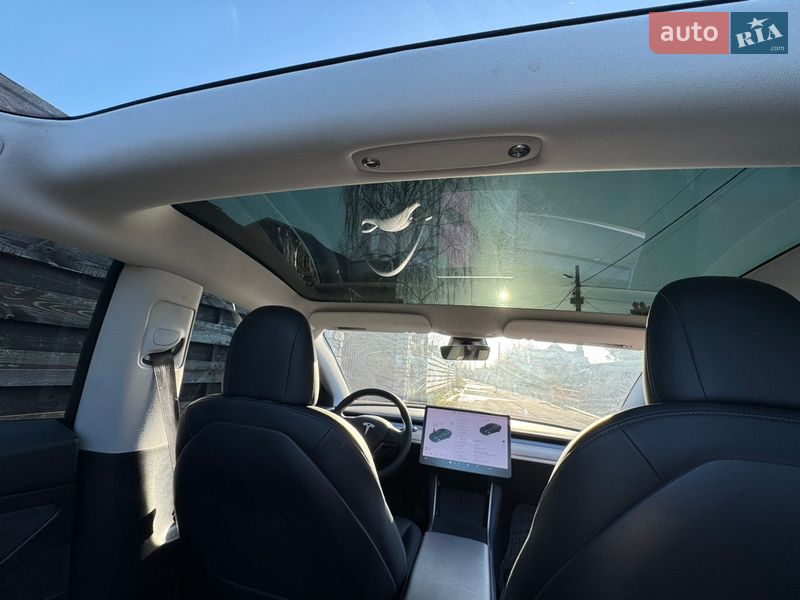Седан Tesla Model 3 2020 в Києві