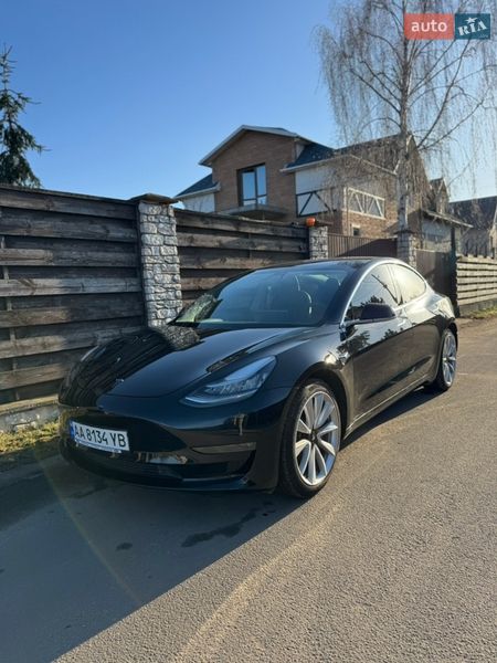 Седан Tesla Model 3 2020 в Києві