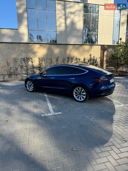 Седан Tesla Model 3 2019 в Буче